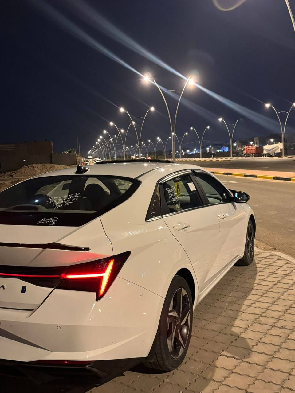 🚘 للبيع النترا 2023 خليجي 🚘
🔹 اللون: أبيض
🔹 المحرك: 1600
🔹 وارد خليجي
🔹 كير AT المرغوب
✨ فول مواصفات: 
✔️ فتحة سقف 2 طكه
✔️ بصمة وتشغيل عن بعد
✔️ حساسات أمامية وخلفية
✔️ نظام ترحيب
✔️ مرايا شفط
✔️ شاشة أصلية تدعم Apple CarPlay و Android Auto
✔️ 3 وضعيات قيادة (Eco / Normal / Sport)
✔️ نظام ABS
✔️ تبريد ثلاجة قطعتين
📌 الدهن كله أصلي
📌 باتري جديد
📌 مكفولة محرك وگير 
🔧 الملاحظات:
بيها بارد بلباب على كد شبر بلباب السايق
💰السعر 148
واتساب ***********
اتصال ***********
