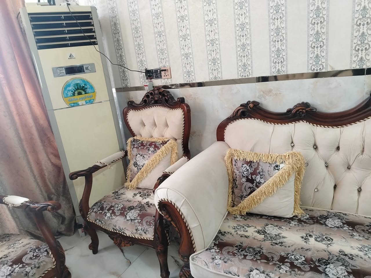 السلام عليكم للبيع تخم قنفات
للاستفسار الاتصال على الرقم
***********
