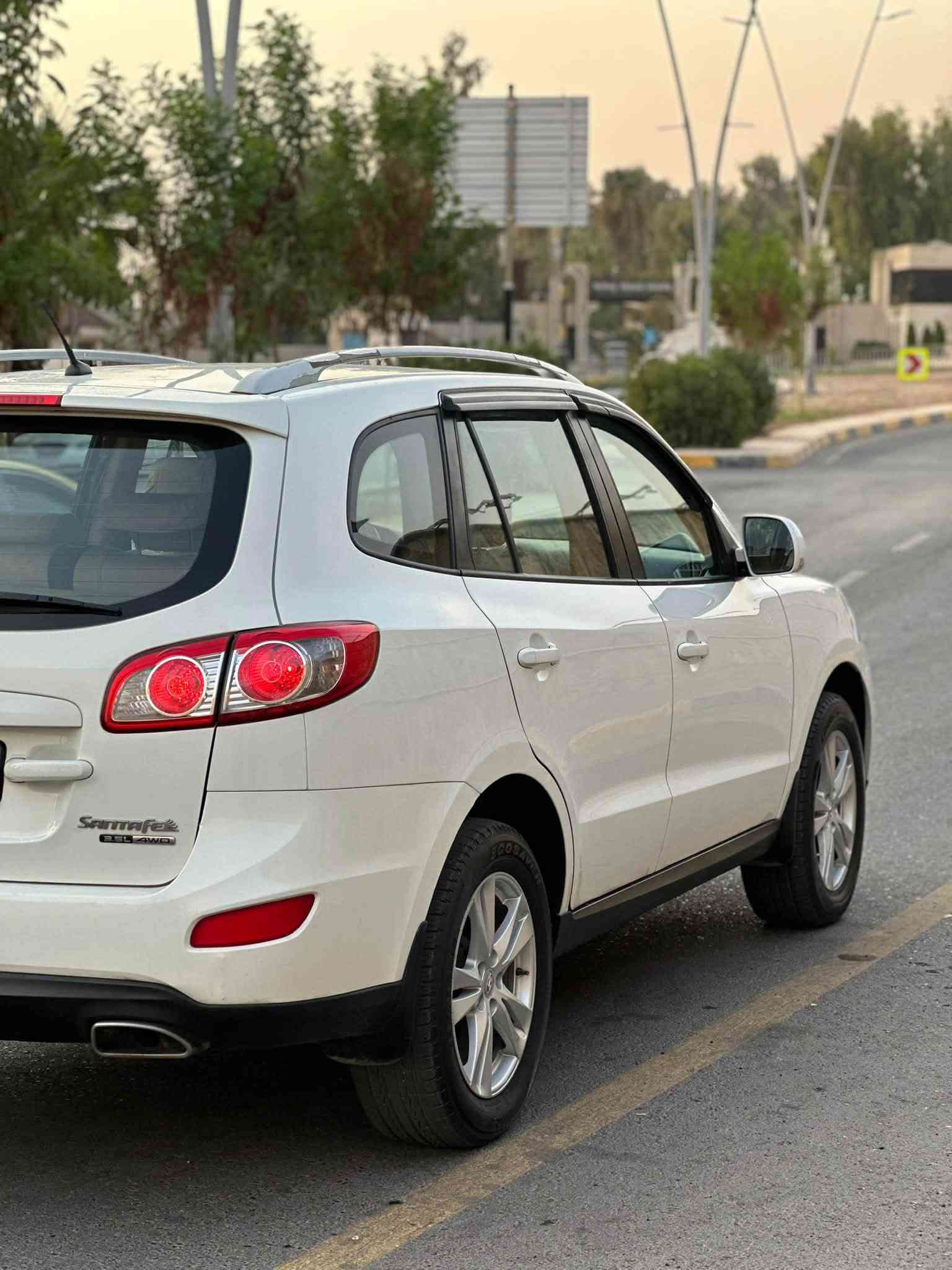 السلام عليكم
سنتافي وارد خليجي
موديل ١٢ 
رقم نينوى جديد
سنويه جديد
هزه جديد
شرط التحويل  
محرك ٦ سلندر 

السياره كفاله عامه بدون صبغ بدون بارد 
بيها مكانين كارت فقط
.
المواصفات 
٧ راكب 
ثلاث قطع تبريد 
كهربائيات جاهزه 
كير مكينه شرط 
شاشه كبيره 
كأمره خلفيه 
وسياره جاهزه ما تحتاج مصرف 
وبقية المواصفات المعروفه 
.
الموقع الموصل حي نركال 
لمعرفه السعر الاتصال على الرقم 
***********
