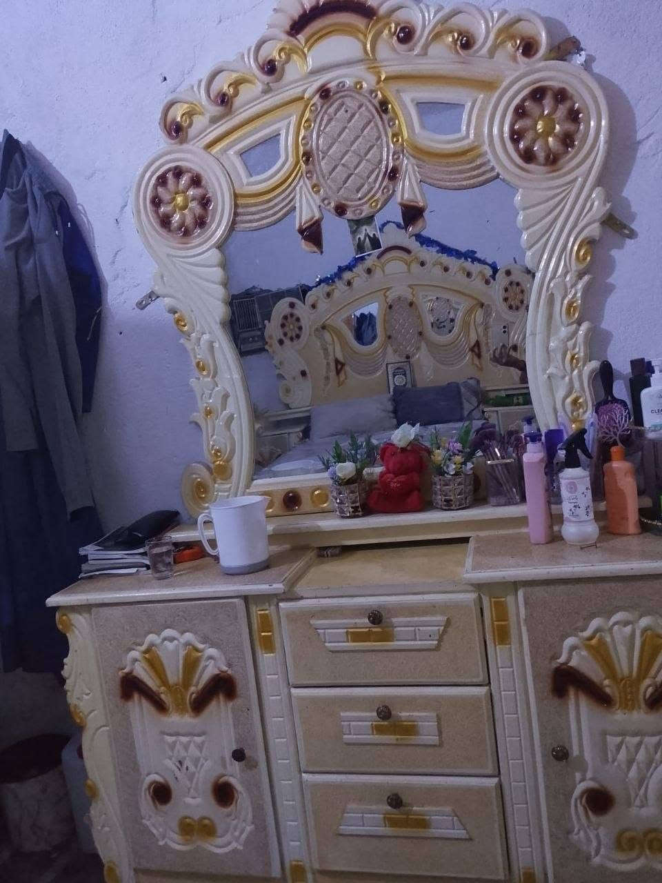 غرفه طابقين للبيع استعمال قليل السعر 650 المكان ناصرية حي اور
الرقم ***********
