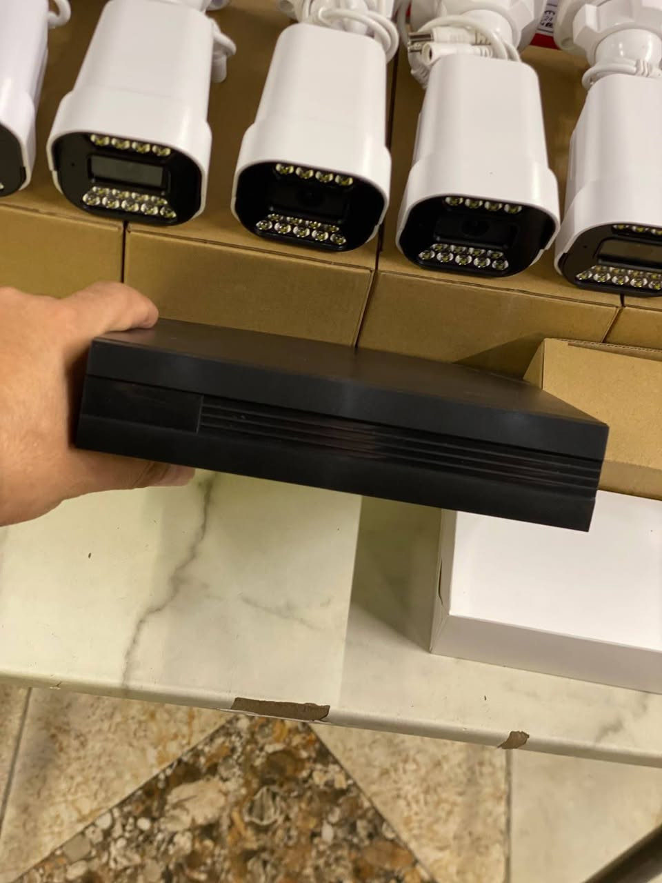 🔥 عرض مميز من مركز كرار للتقنيات 🔥
نقدم لكم أحدث أنظمة المراقبة لتوفير أقصى درجات الأمان لمنازلكم ومشاريعكم التجارية، بأحدث التقنيات العالمية.
📦 طقم كاميرات المراقبة المتكامل (KIT STARLIGHT)
✨ أصدار سنة 2026 - جودة كورية ممتازة (Made in Korea) 🇰🇷
📌 مواصفات المنظومة:
🔹 العدد: 8 كاميرات خارجية (Outdoor Starlight) + جهاز تسجيل (1 DVR).
🔹 دقة التصوير: فائقة الوضوح (4K Ultra HD) بدقة (5MP Resolution) لضمان تفاصيل دقيقة وصورة نقية.
🔹 رؤية ليلية ملونة: تصوير ملون على مدار الساعة (24/7 Color) حتى في الإضاءة المنخفضة.
🔹 مقاومة للظروف الجوية: معيار IP67 (مقاومة تامة للماء والأمطار والأتربة).
🔹 تقنيات تحسين الصورة: مزودة بتقنية (TRUE WDR) و (3D DNR) لتقليل الضوضاء وتوضيح الصورة في مختلف ظروف الإضاءة.
🛡️ مركز كرار للتقنيات.. خياركم الأول للأمان والجودة.
📞 للحجز والاستفسار:
يرجى مراسلتنا عبر رسائل الصفحة 📩
أو الاتصال بنا مباشرة على الرقم: *********** 📱
