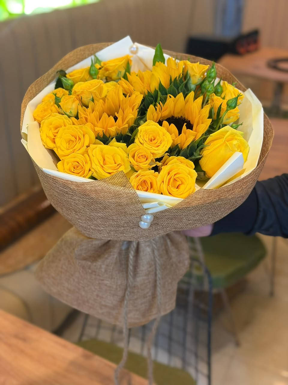 من بقلاوة ذوقهه حلو تختار هيج بوكيه لـ بقلاوتهه 🌼🌻

السعر : اكتب تعليق يجيك للخاص 🏷️💵

هاي پنك للورود الطبيعيه و الهدايا 
Hi Pink Flowers 🥇♥️ 

يرجى حجز مسبق لضمان جوده اكبر في التنسيق 🙏⚜️🥇
  

طريقه الدفع ( كاش ، ماستر كارد ، رصيد ) 
توصيل الي جميع المناطق في خانقين 
و خارج خانقين الى ( جلولاء ، سعديه ، كلار ، سليمانيه ، بغداد و اربيل ) ♥️

الموقع : خانقين شارع الكورنيش قرب مجمع الشكرجي - و مجمع الصالحي و مطعم اوكسجين ( eat & go ) 🌟
رقم التواصل *********** 

#خانقين #خانقين_بومه_نزرد♥️
