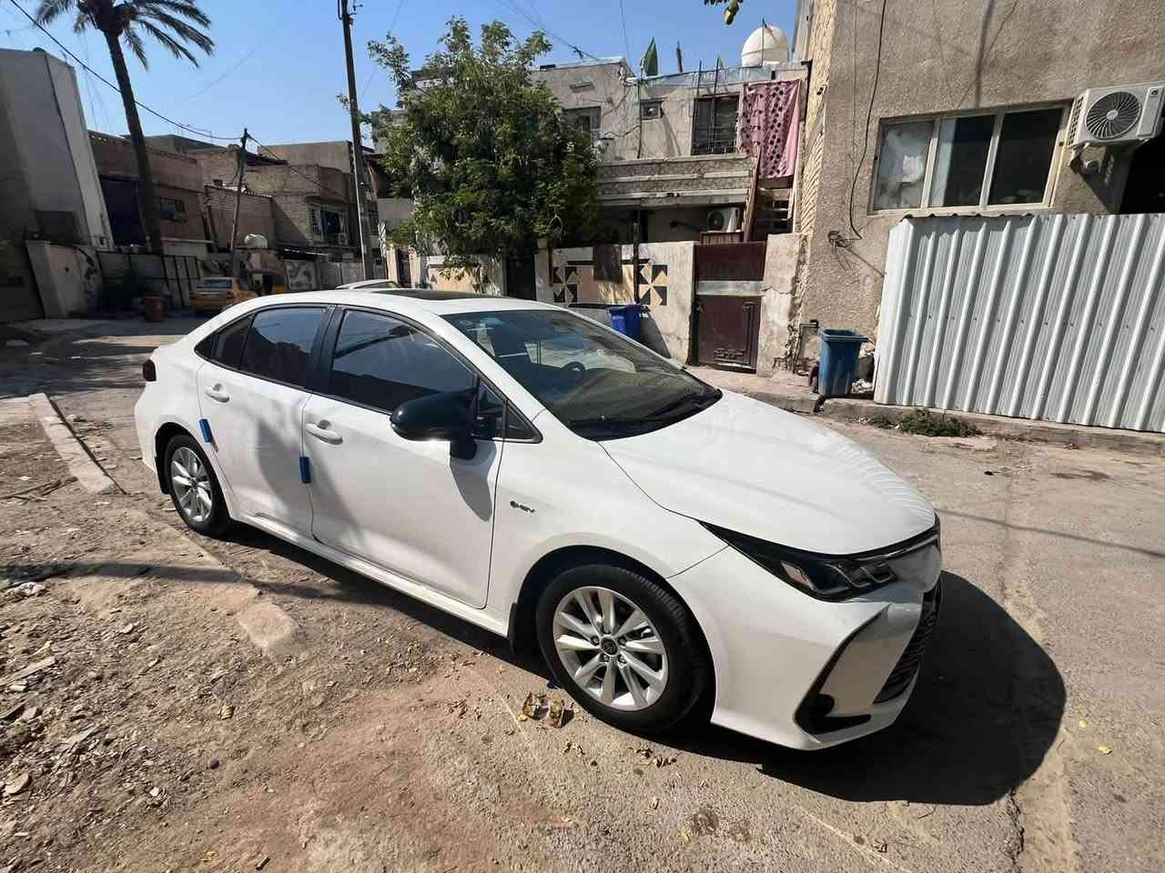 السلام عليكم 
كورلا 2025 
الشكل الخليجي 
أعلى فئة معروفه مواصفاتها 
عارضها 148 $ وبيها مجال 
بيها شغلات بصيطة 
رقمي ***********
