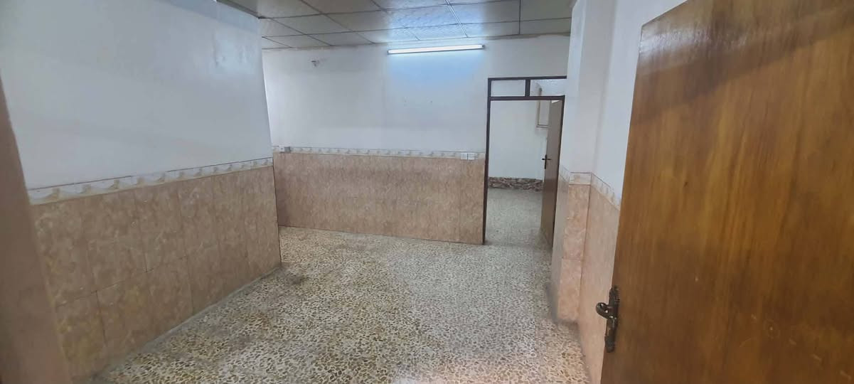 شقه للايجار
غرفه هول مطبخ مغاسل
سوق سومر فرع الصبايا اول عمارة على اليمين
175000
***********
