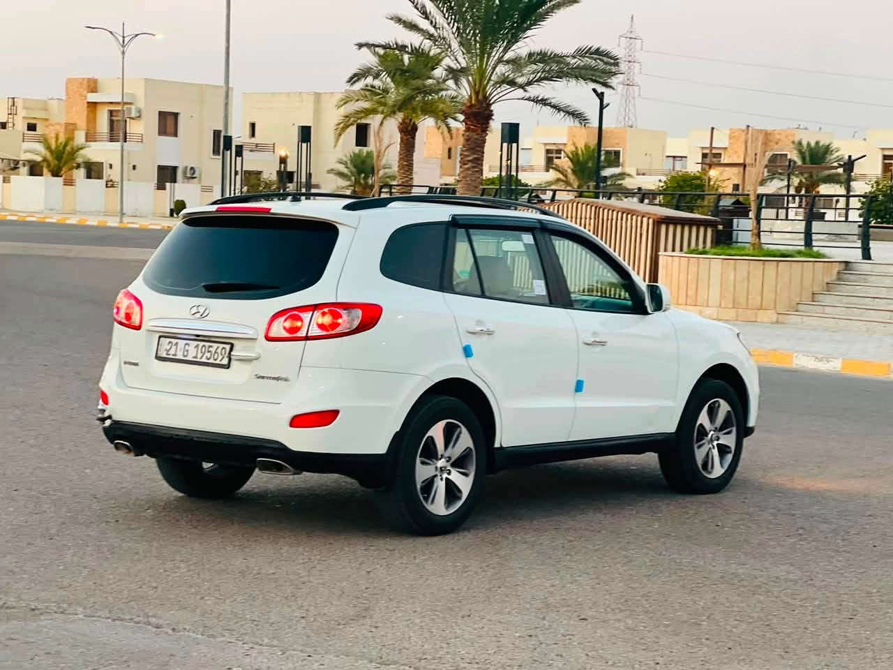 السلام عليكم سنتافيا موديل ٢٠١٢ماشية ١٧٣مكفولة من كير ومحرك سبعة راكب تبريد شغالسبع قطع للاتصال سعرها ١٣٠للاتصال ***********
