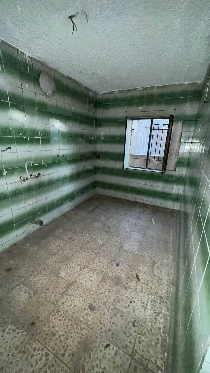 مشتمل في البنوك شارع المشاتل معزول للايجار مجاور حمام ومركز نجوم المشاهير غرفه نوم وحمام ومطبخ وغرفه ضيوف معزولة للاستفسار التواصل مع الرقم *********** التواصل مع صاحب الرقم
