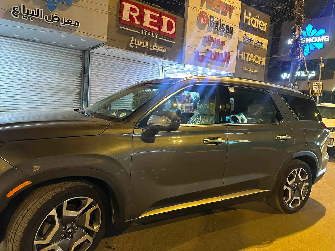 سيارة فول موصفات داخل ابيض بدون ايرباك وسعر ٣٠٠٠٠$ سنوية باسمي والى يحب يتصل على ***********
***********
