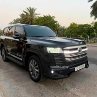 لاندكروز ٢٠٢٤ بريم لمتد جديده ومكفوله كفاله عامه مغلفه  PPF ماشيه ٢٠٠٠...