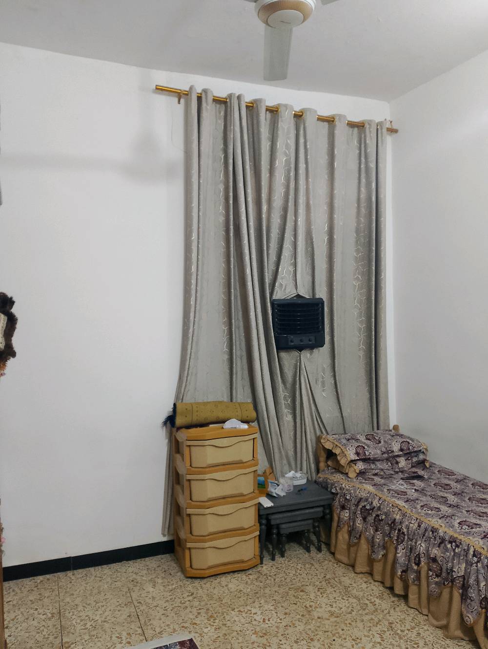 بيت للبيع نظيف مساحته 85 متر في مدينة الصدر الدسيم سعره 55 هوه والكاونتر والغساله و2 تانكي مي وماطور والمغسله بي مجال بسيط