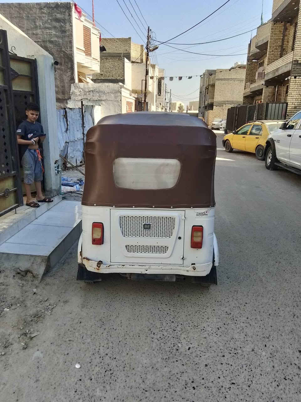 السلام عليكم تكتك 22/8 مرقم بسمي بيه بارد يم لبكلايت 3 إصابع بس وسويتله اداممه بوش وبستم تكتك نضيفه مال جناي عارضه ب 8400 بيه مجال لشراي مكاني بغداد الزعفرانية ***********

