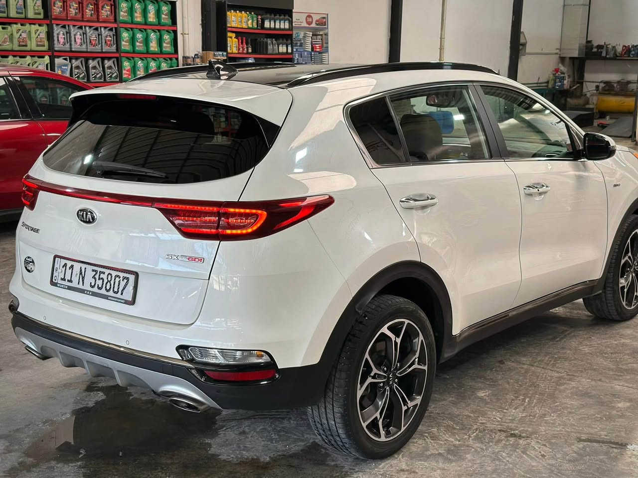 السلام عليكم ..تحية طيبة(مراوس بفرونتلاندر او راف فور حسب القناعة)
Kia sportage 2022 SX

2000 Turbo gdi

فول مواصفات

فتحة بانوراما

كشنات تدفئة+تبريد

مري شفط

ستيرن تدفئة

جنطة كهرباء

رادارات جانبية 

رادار امامي

كامرة خلفية

وبقية المواصفات..

السيارة ماشية 48,000ml

حرة رقم بغداد 

حادث السيارة/تبديل جاملغ امامي

+صبغ نص بنيد +جاملغ خلفي السائق

السيارة نظيفة جداً مال جناي

بدون لغد بدون شاصي

صور الحادث موجودة ع الواتس بيك خير وتدلل

مكان السيارة: بابل-حلة

الشراي اتصل وتأمر

***********
