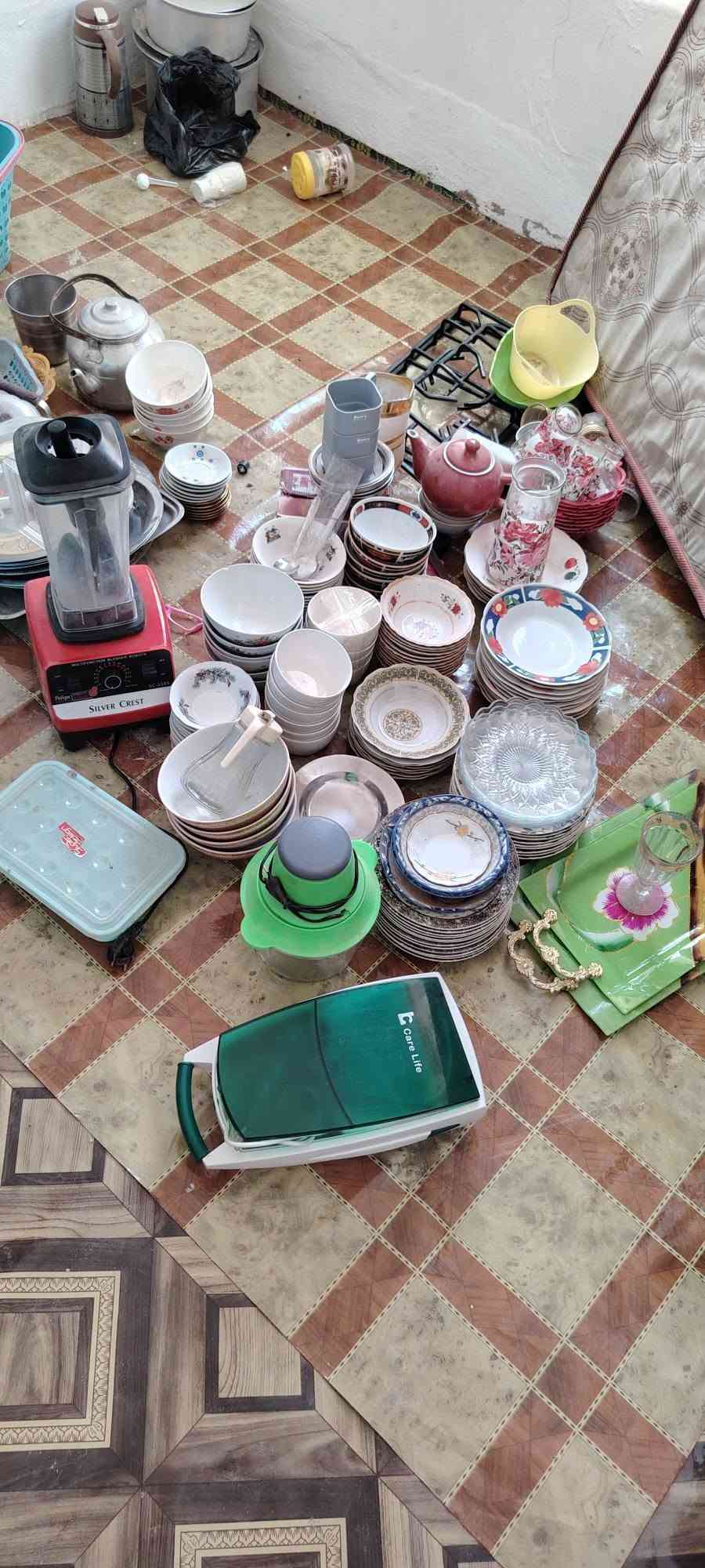 سلام عليكم غراض نضيفه لبيع كلمن او سعره فرشات او ماعين رقم ***********
