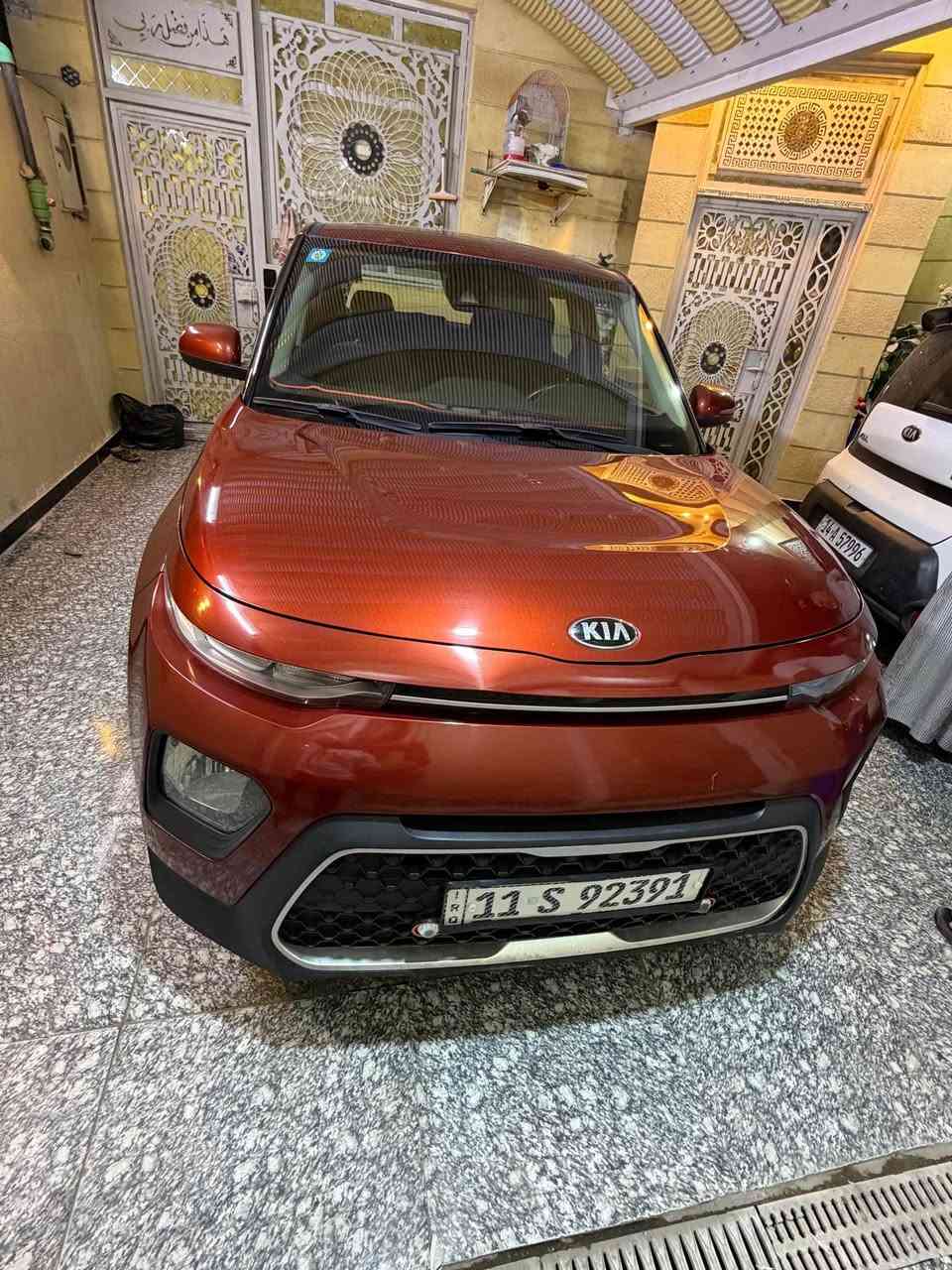 سلام عليكم
 كيا صول موديل 2020وارد امريكي حادث في امريكه ضربه باب خلف سائق فيها ثلاث قطع صبغ مكينه2000دوش سياره بأسمي رقم بغداد دولي ابيع شرط تحويل جاهزه من كل نواحي سعر 118ورقه العنوان البصره ابي الخصيب الاستفسار *********** ابو الخصيب, البصرة
