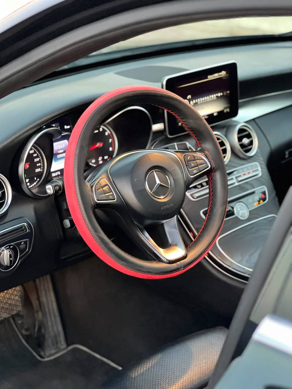 مرسيدس C300 • موديل ٢٠١٦ • مجال بسيط