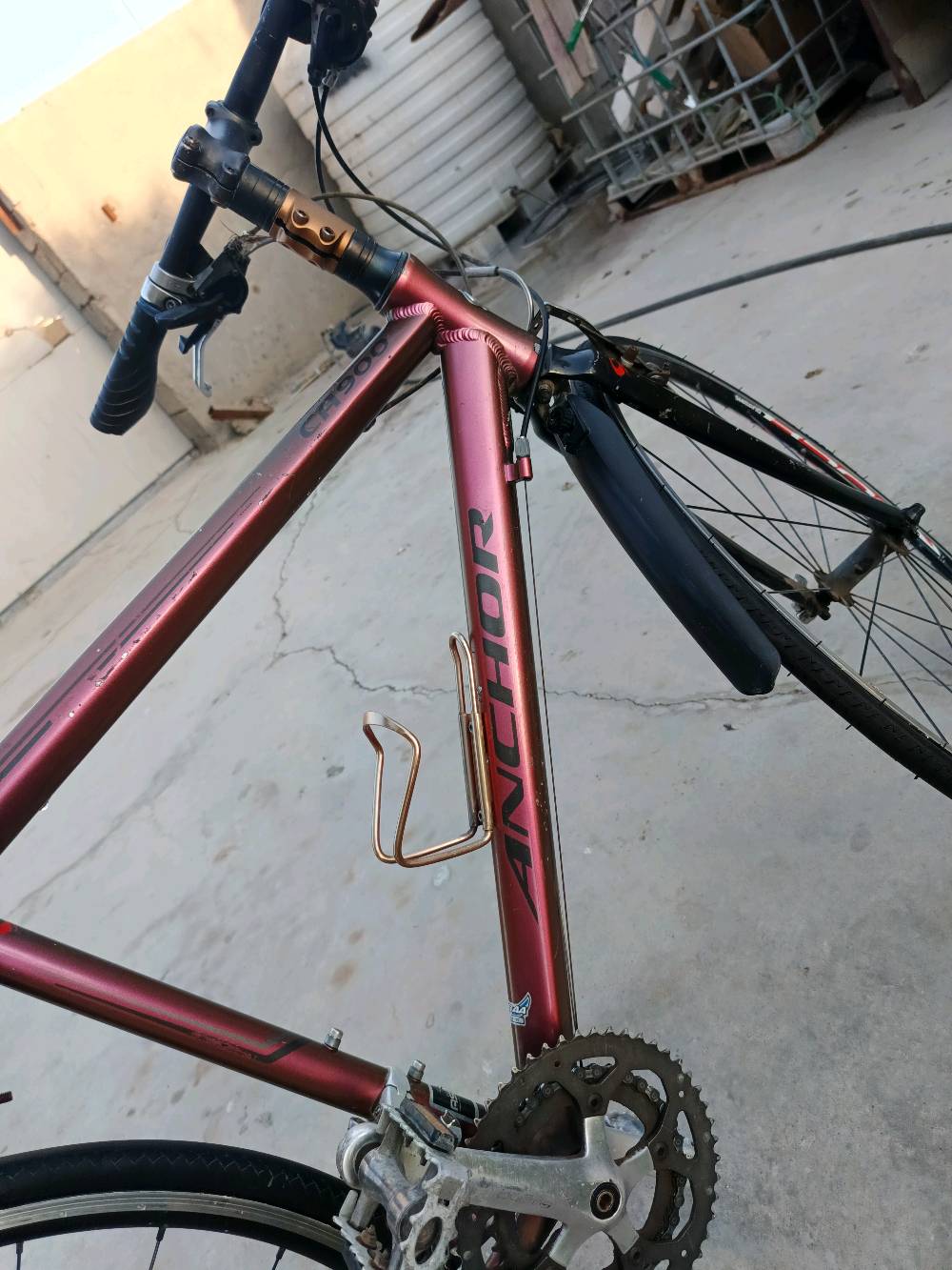 🚲 للبيع | ANCHOR ياباني أصلي 🇯🇵
بايسكل ANCHOR أصلي ياباني من Bridgestone، قياس 700C / 28، رياضي وخفيف ومناسب للمدينة والتمارين والمسافات الطويلة.
✅ ماركة ANCHOR – Bridgestone
✅ وارد ياباني
✅ تبديلات Shimano
✅ 700C / 28
✅ فرامل أمامية وخلفية
✅ جنوط رياضية
✅ الدراجة جاهزة للسياقة
✅ معاها حامل قنينة + رفرف أمامي وخلفي
✅ اللون وردي/عنابي مميز
السعر: 200,000 دينار 💰 قابل للتفاوض بالمعقول
📍 المكان: بغداد هاتف ***********