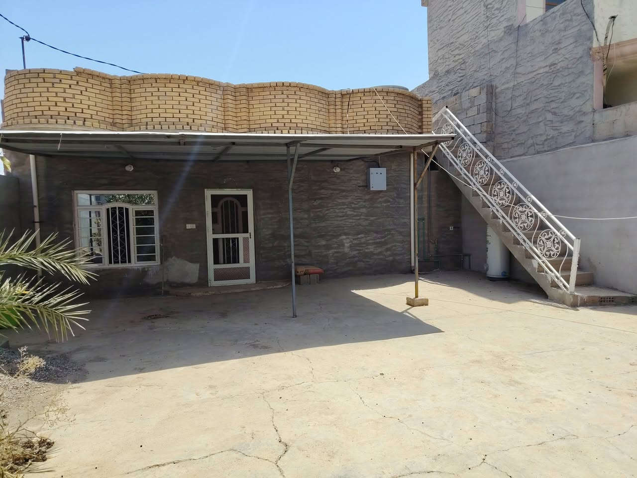 دار للبيع خانقين  منطقة بختياري مساحه 200 متر 
***********
