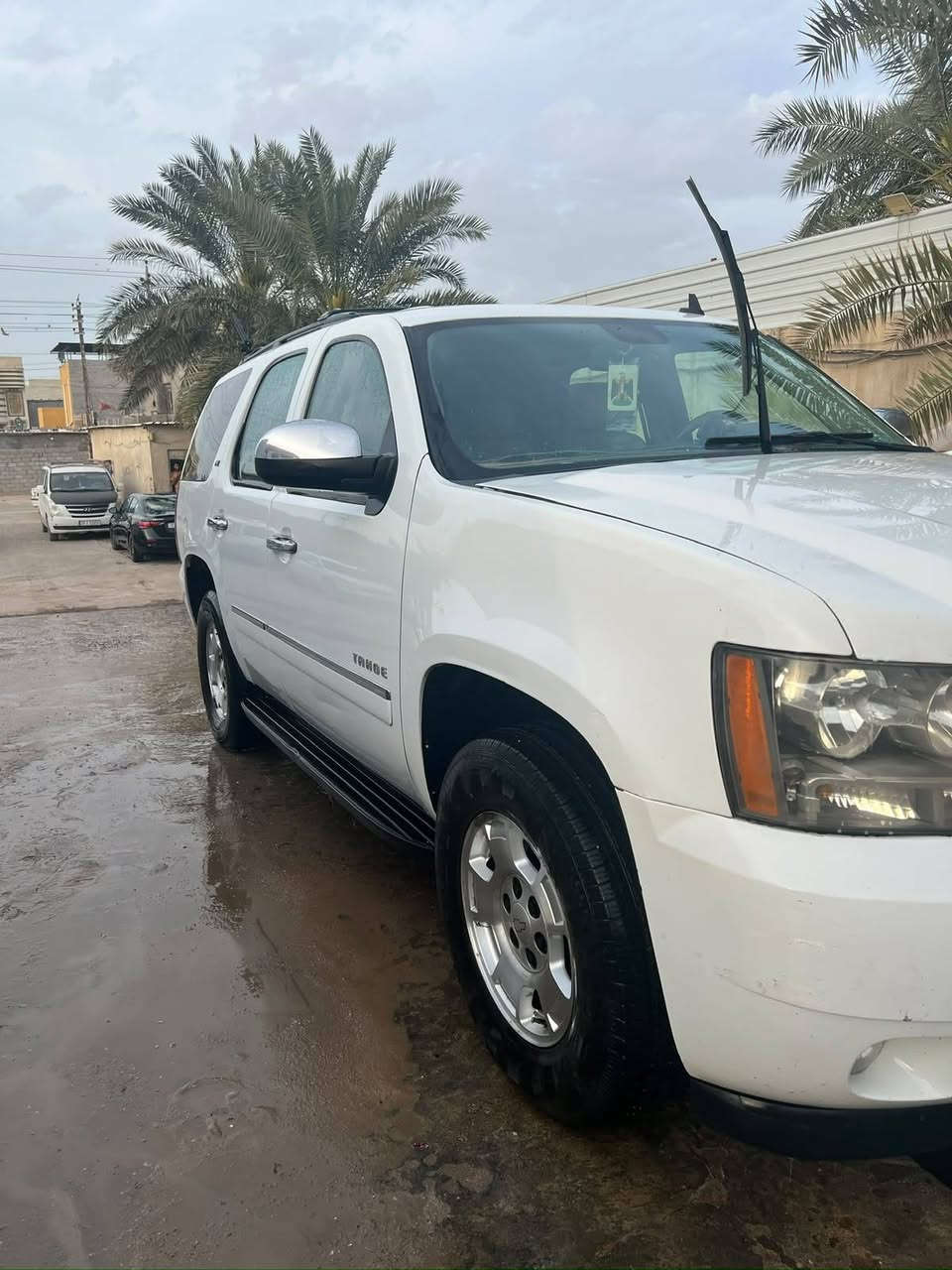 السلام عليكم للبيع تاهو2010LTZ اصل رقم بصره مداور ثاني يوم فول عدى الباب لخلفي  شاشه تحكمات سكليتر كهربائي  مكينه ٥٣٠٠  تبريد ثلج السياره كير مكينه بطل مبدل بيهه فقط   تبريد كله جديد و علفحص السياره بيها صبغ موضح بسونار ملاحضه بدايت خياس بلبيبان سعر 170وبيهه مجال مكلف بنشر ***********
