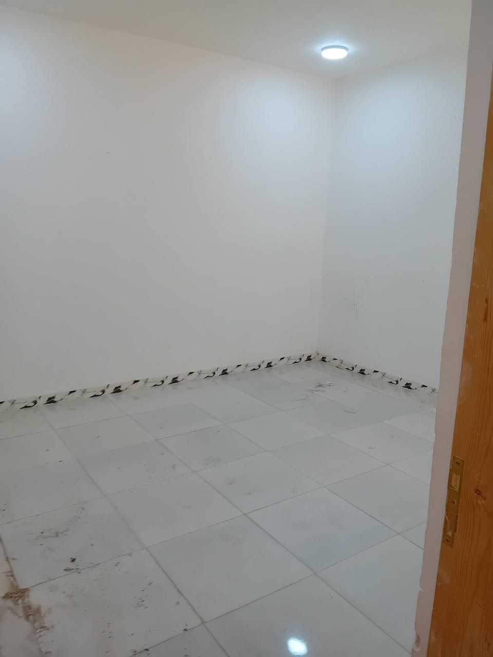 بيت للايجار خلف معمل الغاز في نادر. ب 350
***********
