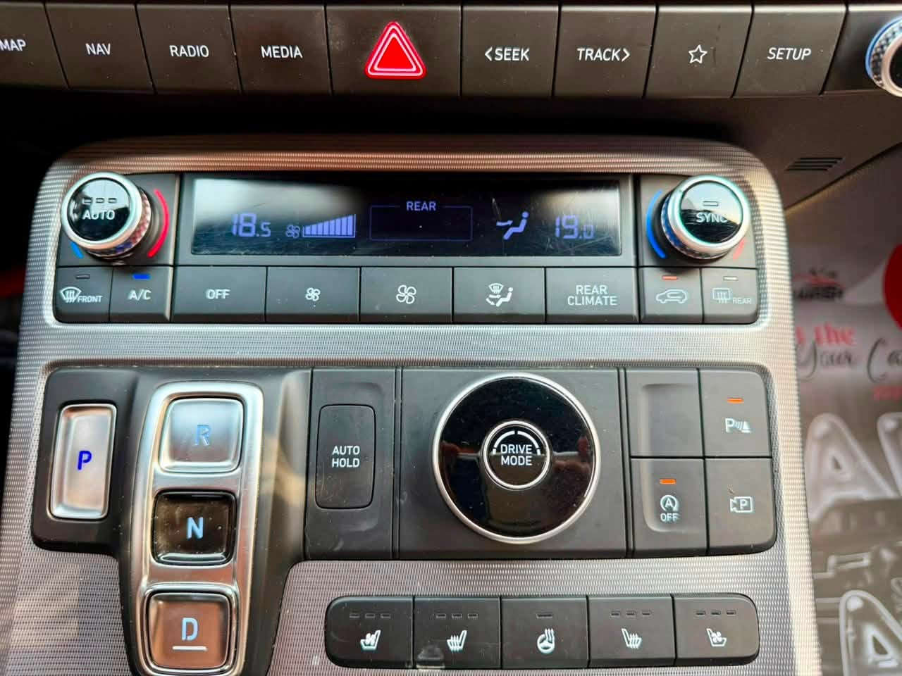 باليسايد 2023
كالكرافي أعلى فئة موديل 
المحرك V6 سعة 3.8 لتر GDI بقوة 291 حصان وعزم 355 نيوتن متر كير أوتوماتيك 8 سرعات دفع أمامي FWD سبعة ركاب ثلاثة صفوف كشنات سياحي مفصول كاميرات محيطية 360 درجة نظام ملاحة كامل مرآة خلفية كاميرا 
سعر178 وبي مجال

للاستفسار
***********
***********

