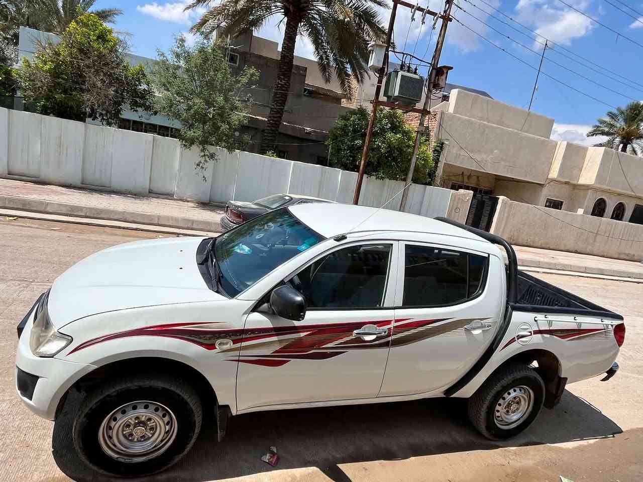 سيارة مسيوبشي دبل قمارة كلين رقم بغداد موديل 15 فور ويل سيارة عالشركة بيع او مراوس سنتافيا موديل 11او12 سعر البيع 153 وبيهة مجال بسيط العنوان ديالى ***********
