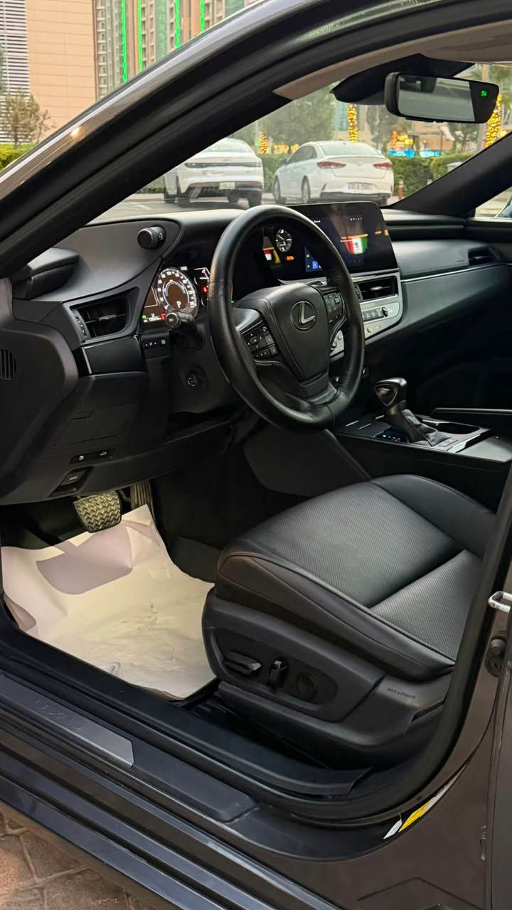 Lexus ES300 2023
لگزز ٢٠٢٣ هایبرێد کوشین جلد کوشین خزن ڕادار حەساس برێک ئۆتۆ گێڕ تۆماتیك و حادی و گێڕ لە سوکان ٣ مۆدی لێخوڕین چەند مواسەفاتی دیکە
٣ پارچە دەحمە ٣ پارچە کلێری ئەمریکایە
گێڕ و مەکینە و هایبرێد و کارەبایی هەمووی بەشەرت
فعص و هەزە و سەنەوی نوێیە بە ناوی خۆمە
*********** أربيل, العراق
