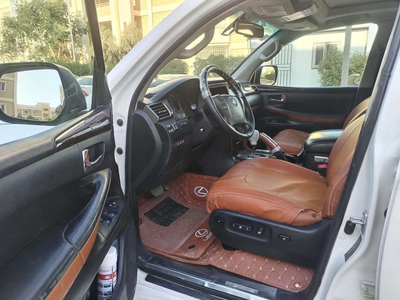 لكزس LX570 • ٢٠١١ • رقم بغداد دولي