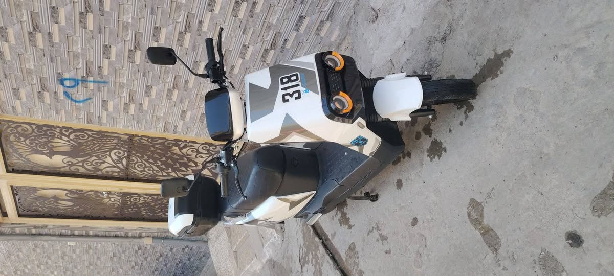 318 مستخدم 3 اشهر
كلو شغال شرط وايرمينه شغاله
 بطاريات فووول
 سويجات 2 
بصمه وتشغيل عن بعد سعره 600 ما متواجد ع فيس شراي اتصل *********** مكاني وادي حجر جانب الايمن
