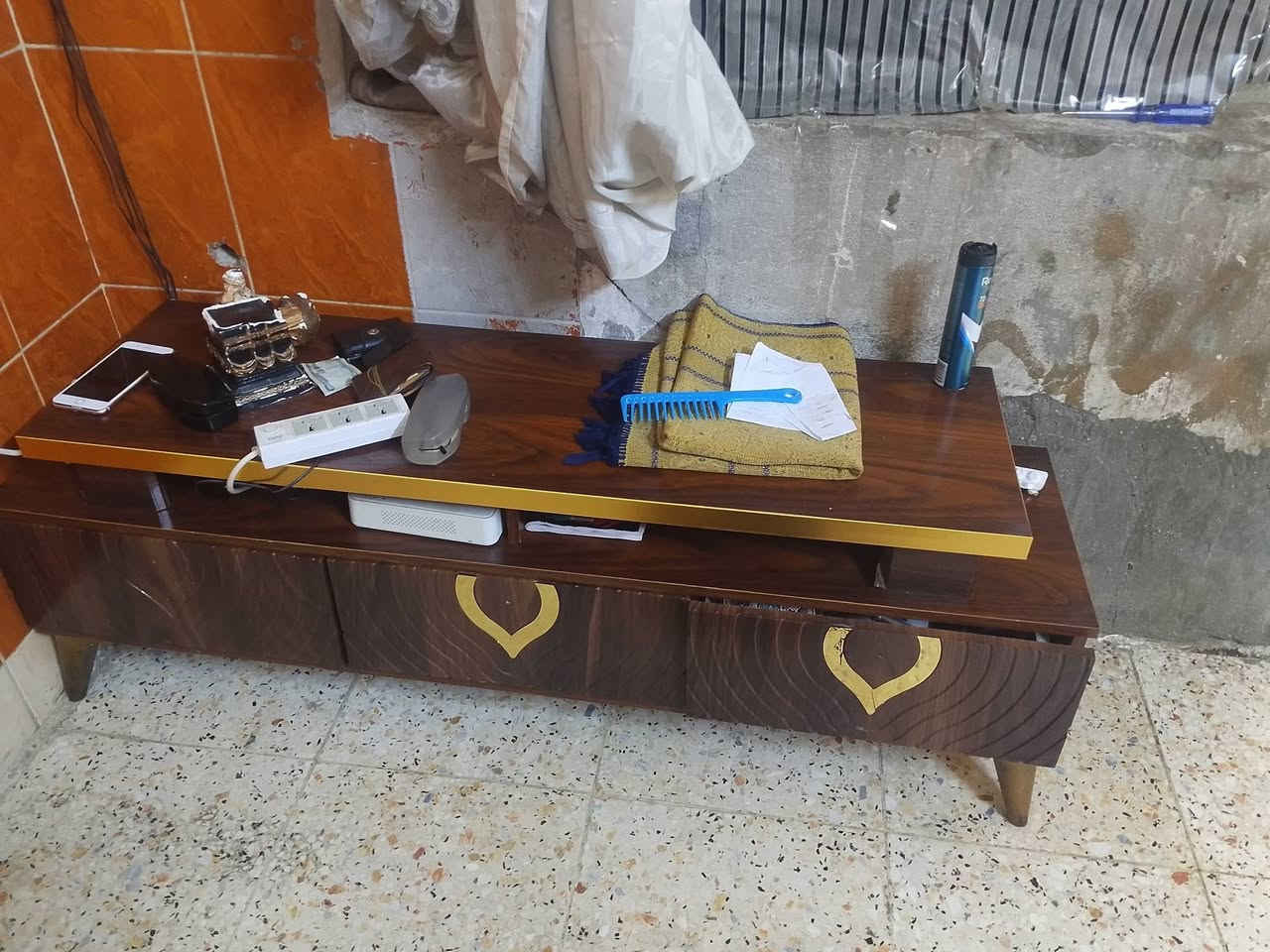 السلام عليكم حبايب اغراض للبيع مكان ام الكبر ***********
