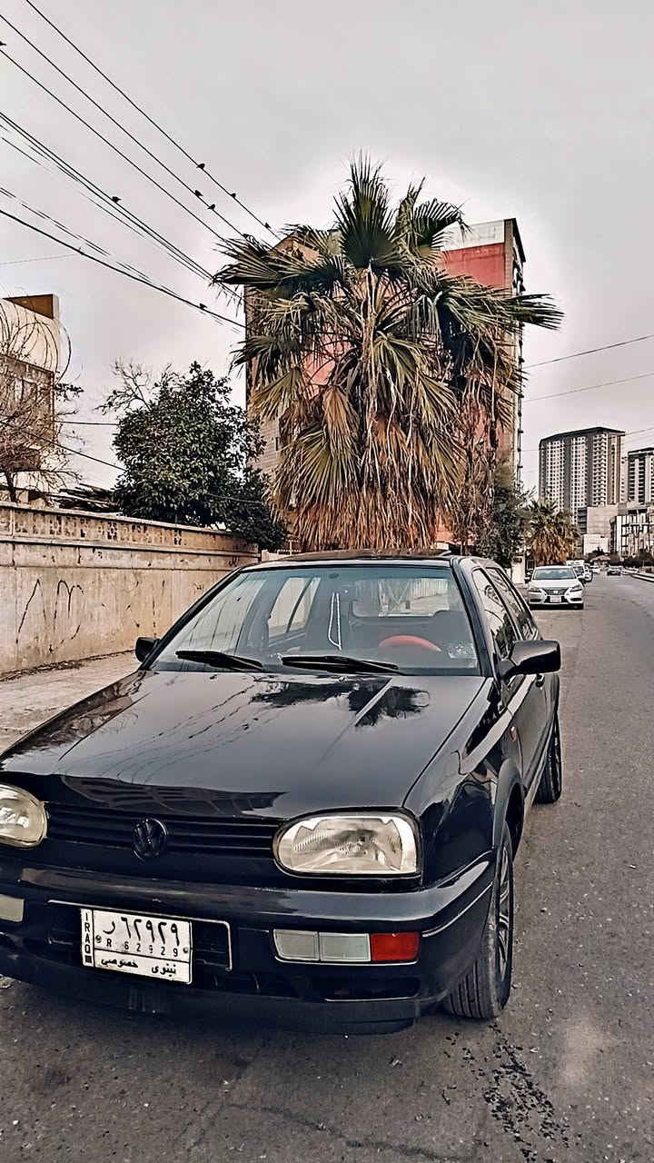 بالسلام عليكم كولف نفخ للبيع موديل 93 مصبوغه عام جماليه سياره جاهزه كير محرك شرط اتصل عل رقم +9647744827341
