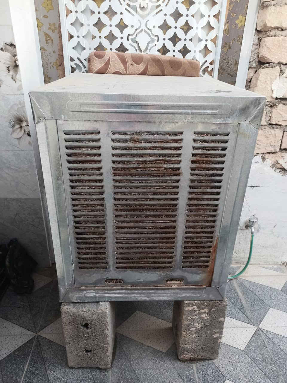 غراض للبيع المكان 6 كيلوو
***********
