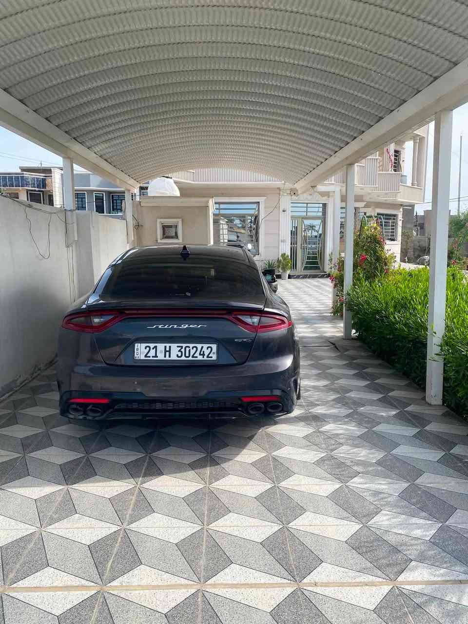 السلام عليكم بيع او مراوس ب النترا ٢٤ او كورلا ٢٤ او كي فايف
كيا ستينكر موديل ٢٠٢٠ 
محرك ٢٠٠٠ تيربو
ضررها خلفي بسيط بدون دواخل 
بيها جاملغات خلفيه صبغ وباب الخلفي رش كلير الباقي كفاله
بجم كبس 
مواصفاتها جي تي يعني فول عدا الفتحه رقمها سليمانية باسمي 
سعرها ١٤٥ ورقة 
ماشيه ٩٧ ميل مكاني بغداد / ابو غريب. ***********
