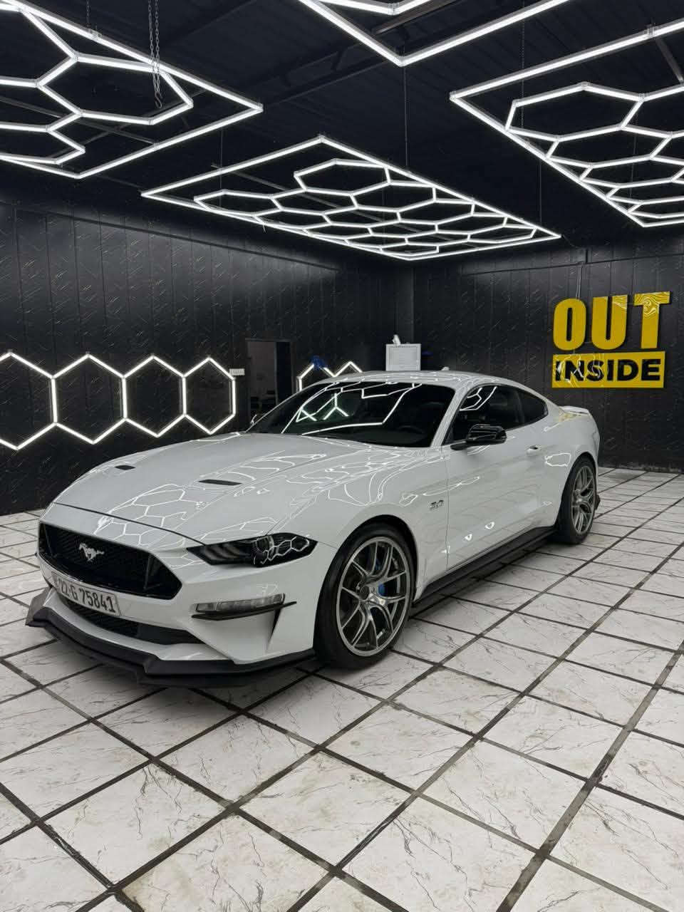سلام عليكم
للبيع موستنك GT 5.0 
موديل 2020 
نسخة 55 🔥
—————————
عليها :
. X-Pipe

. Downpipe

. Headers

. تفريغ وبرمجة طلال 
—————————
حادث السيارة : باب + جاملغ السائق بدون دواخل ايرباك بردة فقط 
مكانين بارد 
الممشى  56000
السعر 200$
مكان السيارة : بغداد - حي الجامعة 
***********

