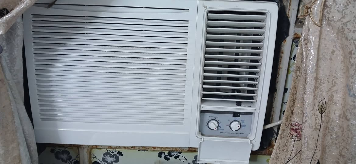 سلام عليكم ٣ مكيفات حجم طنيين للبيع جديدات سعر الواحد ٢٥٠ الف ***********
