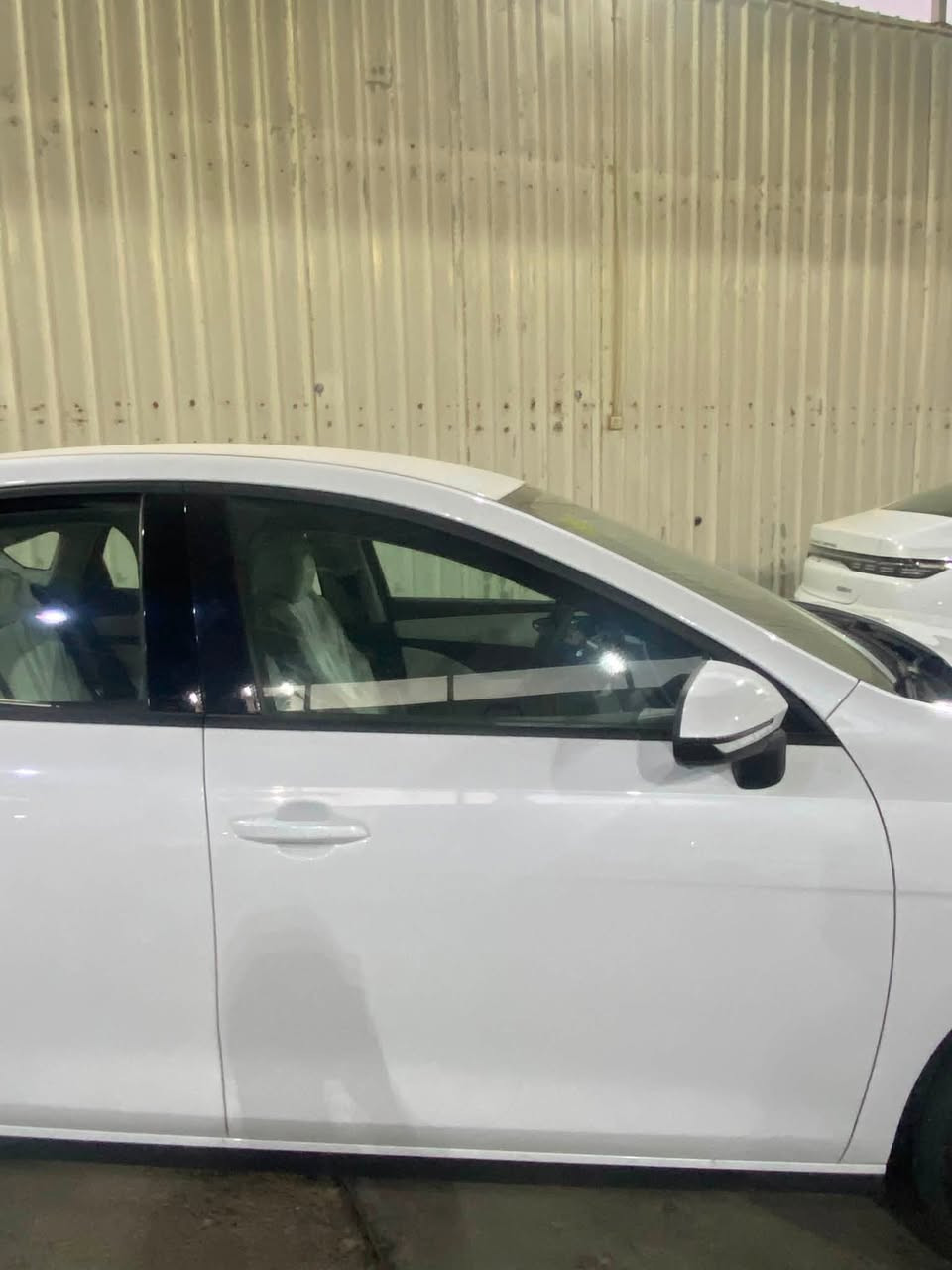 حبايب كلبي زبائن ومتابعين شركة حازم حياوي اليوم جايبلكم مستخدم
النوع :BYD سيل 05بطارية 128 كيلو كير تعليك 

الموديل 2025

عداد المسافة الكلي:11 الاف 

السيارة مكفولة كفالة عامة من الصبغ والتبديل والبارد 
مواصفات السيارة
 
*محرك 1500 

* داخل ابيض جلد 

* كير تعليك 

* بطارية جبيرة 128 كيلو 

* منفذين شحن سريع وبطيء 

* قطعتين تبريد 

*تشغيل بصمة ودخول بصمة

* غراض السيارة كلها كاملة أرضيات حوضية 

وبصمة وكارت 
للاستفسار:(***********)
