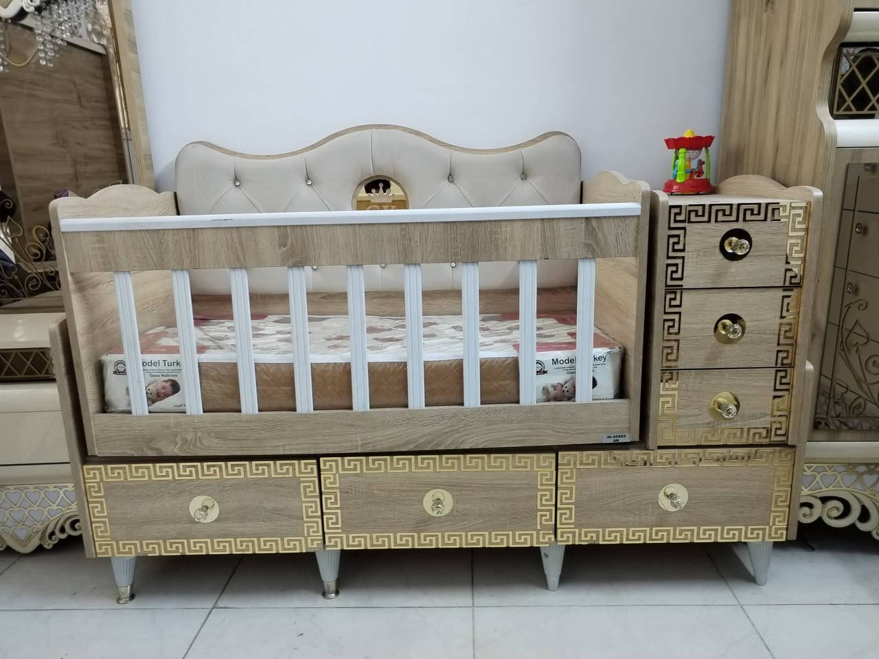 كاروك أطفال • ميز بلازما • نظيف ٩٠٪