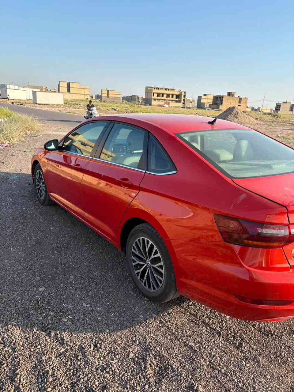 فولكس واكن جيتا للبيع 

* موديل 2019 فئة S لون برتقالي
* رقم سيارة اربيل وارد امريكي
* المحرك: 1.4 l تيربو المرغوب 
* ناقل الحركة:  أوتوماتيك 8 سرعات 
* شاشة اعطال
* كاميرا خلفية
* شاشة لمس 6.5 إنج كبيرة
* Apple CarPlay و Android Auto
* نظام اوتو سبورت (إطفاء ذاتي)
*بيها 3 انظمه قياده ايكو وعادي وسبورت
* مثبت سرعة
* مصابيح LED أمامية وخلفية
* نظام الثبات الإلكتروني esp والايكو 
* رادار امامي وجانبي وخلفي 
* مرايا كهربائية مدفأة 
* السيارة جديدة بما معنى الكلمة كير ومحرك جديد وبرغي ممفتوح مع تخم تاير جديد مسويله ادامه كامله للسياره 

ماشيه 73الف ميل

حادث السيارة موجود بل الصور  
البجم كبس
موجوده صور السونار
السعر 118 ورقه 
العنوان بغداد الكاظميه 
التواصل على الرقم 
***********

نص مكتوب في الصور:
- BidCars