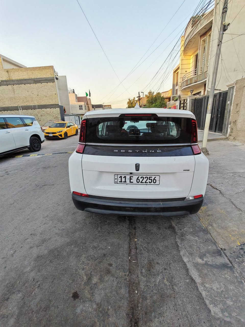 كهربائية بالكامل السعر ١٧ مليون مطلوبه للشركة اني اسدد بدون قطرة بانزين مثل تسلا  بغداد حي الجامعة
***********
