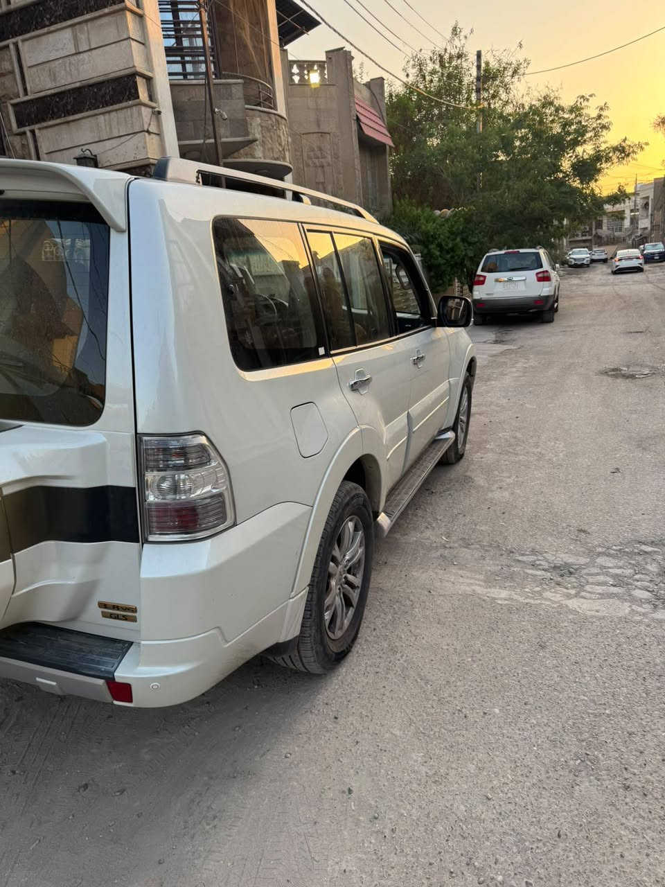سلام عليكم عندي هاي الباجيرو اعرضها للبيع 2020 فول 3800 علامه ذهبيه راس الارنب قفل دفلوك سماعات راك فورد دمام كشنات جلد معروف باجيرو 2020 العلامه الذهبيه مكفوله من الضربه والبارد ماشيه 76 الف السعر 235بيها مجال شي قليل  ***********
