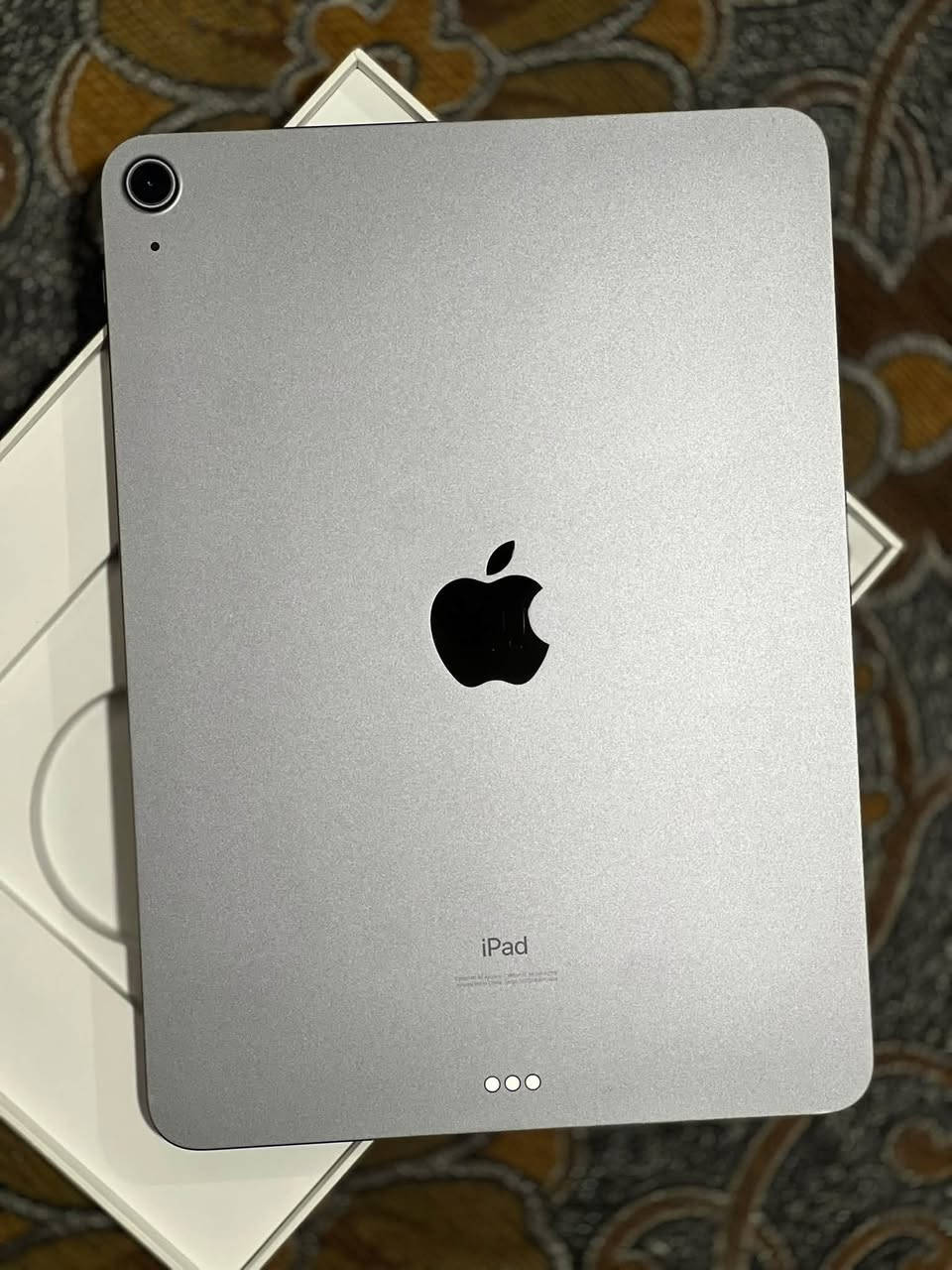 للبيع(iPad Air 4) ذاكرة 64 السعر 300 ألف/ ملاحظة: البصمة بي غير شغالة مشخوطة موضحة في الصورة . الهاتف *********** مكاني قرية أبو خريبيش

نص مكتوب في الصور:
- ١٢:١٠ ص الثلاثاء ٢٢ أيلول ٥٩٪ حول الاسم iPad إصدار iPadOS 26.5.2 اسم الطراز iPad Air (الجيل الرابع) رقم الطراز MYFM2LL/A الرقم التسلسلي GG7DXBWXQ16M الأغاني . الفيديوهات . الصور . السعة ٦٤ غ.ب. متوفرة ٤٦,٦١ غ.ب. عنوان Wi-Fi 14:88:E6:6D:35:0B Bluetooth 14:88:E6:74:1F:B5 SEID إعدادات ثقة الشهادة بحث حساب Apple سجل الدخول للوصول إلى بيانات iCloud و App Store وخدمات Apple والمزيد. إنهاء إعداد iPad نمط الطيران Wi-Fi AndroidAP9f1c Bluetooth غير متصل البطارية عام تسهيلات الاستخدام البحث الشاشة الرئيسية ومكتبة التطبيقات الكاميرا تعدد المهام والإيماءات خلفية الشاشة شاشة العرض والإضاءة قلم Apple مركز التحكم Siri
- البصمة