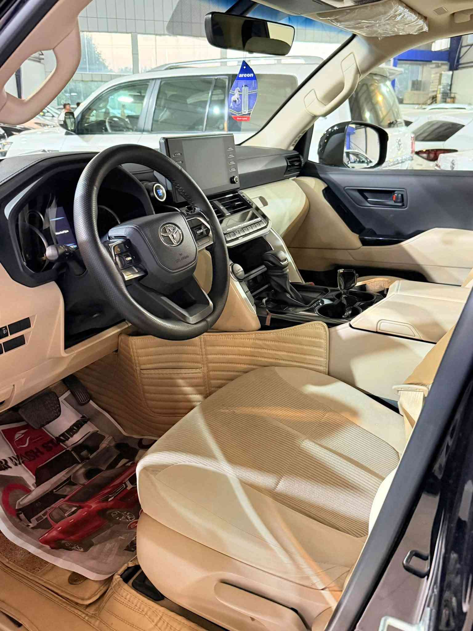 لاندكروز GX • ٢٠٢٤ • بدون صبغ