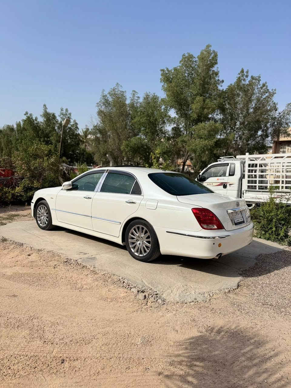 السلام عليكم
للبيع فقط 
فول مواصفات 
كفاله عامه بيها فقط قطعه صبغ 
تسجيل جديد قرار 102معامله كامله باقيه على دفع الكمرك 
مكاني نجف ***********
