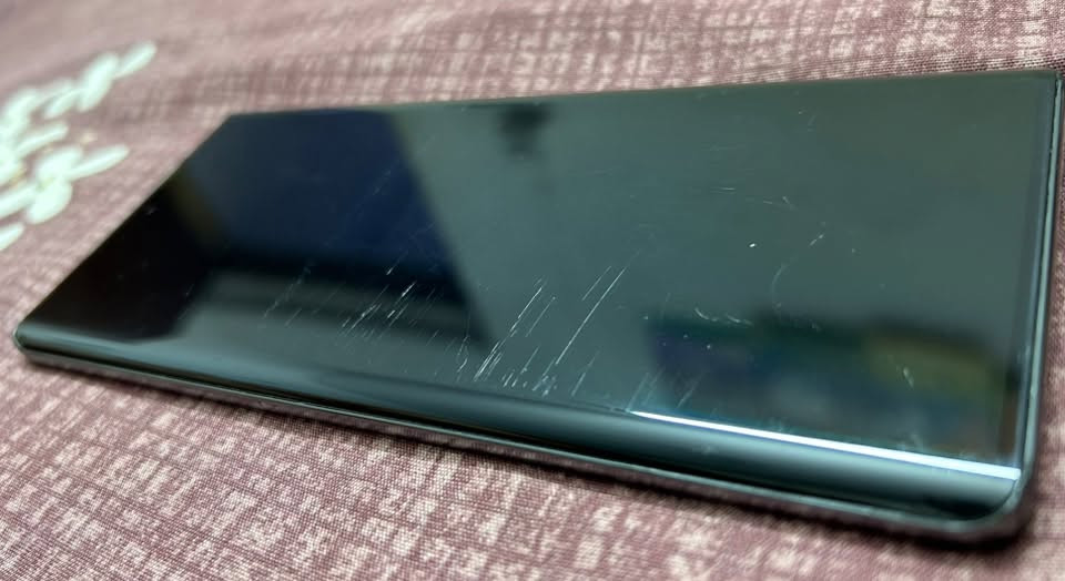 جهاز انفينكس هوت ٥٠ برو بلاس
ذاكره ٢٥٦ 
ملحقاته كامله 
ملاحظه : الشاشه وحواف الجهاز بيها شخوط خفيفه مثل ما موضح بالصور 
السعر : ١٥٠ الف وبي مجال
مكاني : بغداد _ الشماعيه 
للتواصل : ***********
