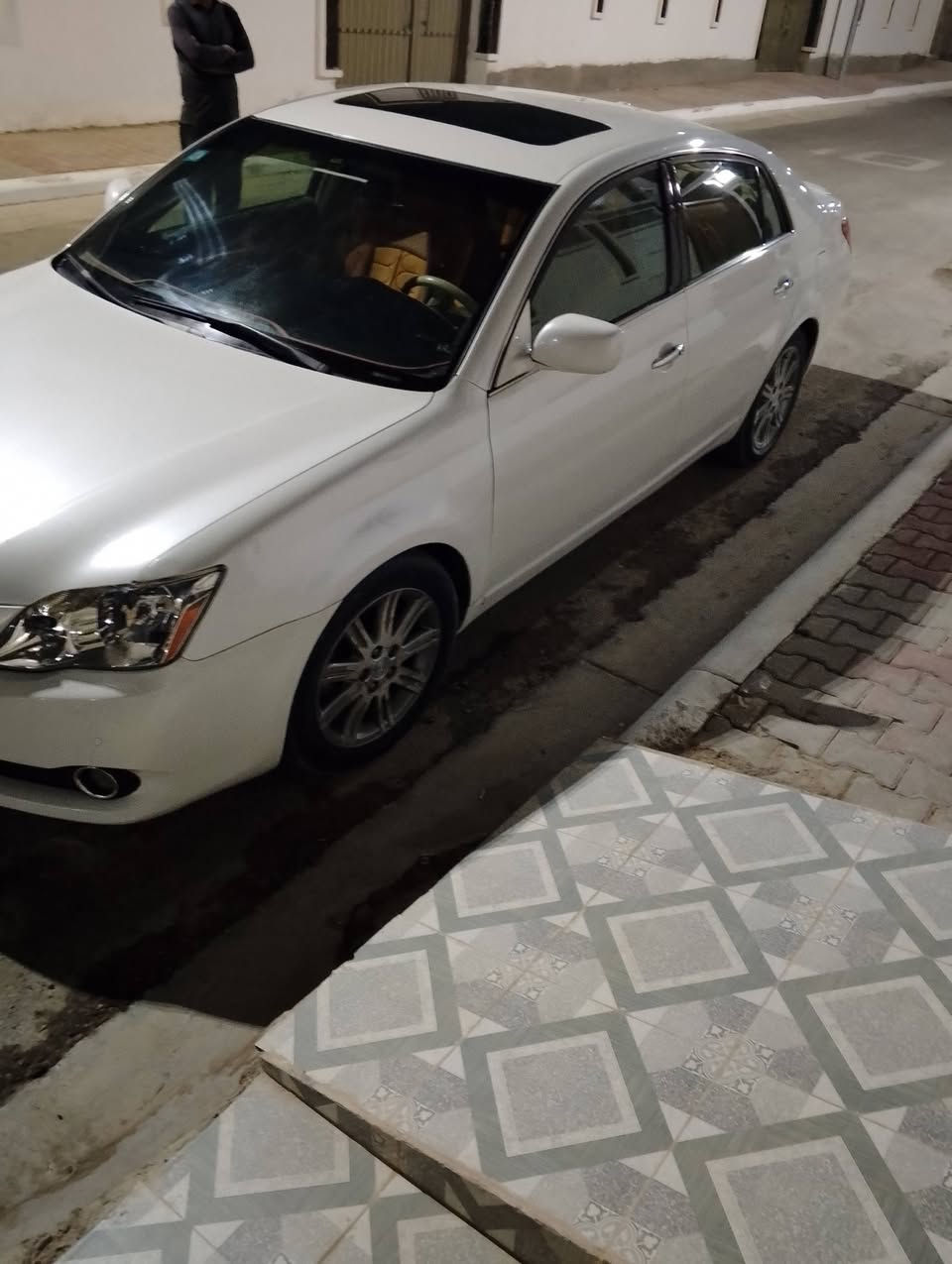 سلام عليكم للبيع فقط تيوتا اڤلون 2008 خليجي فول مواصفات 1/1 رقم بغداد الجديد تحويل مباشر سياره كفاله مابيهه ولاقطعه ضرر ولاصبغ عده الهلالات سياره نظيفه وجاهزه مابيهه نقص خلاص عنوان الرمادي السعر مناسب 110 الشراي يتصل رقم الهاتف ***********
