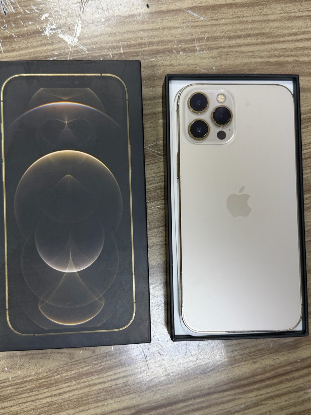 آيفون ١٢ برو ماكس • ٢٥٦ • ذهبي