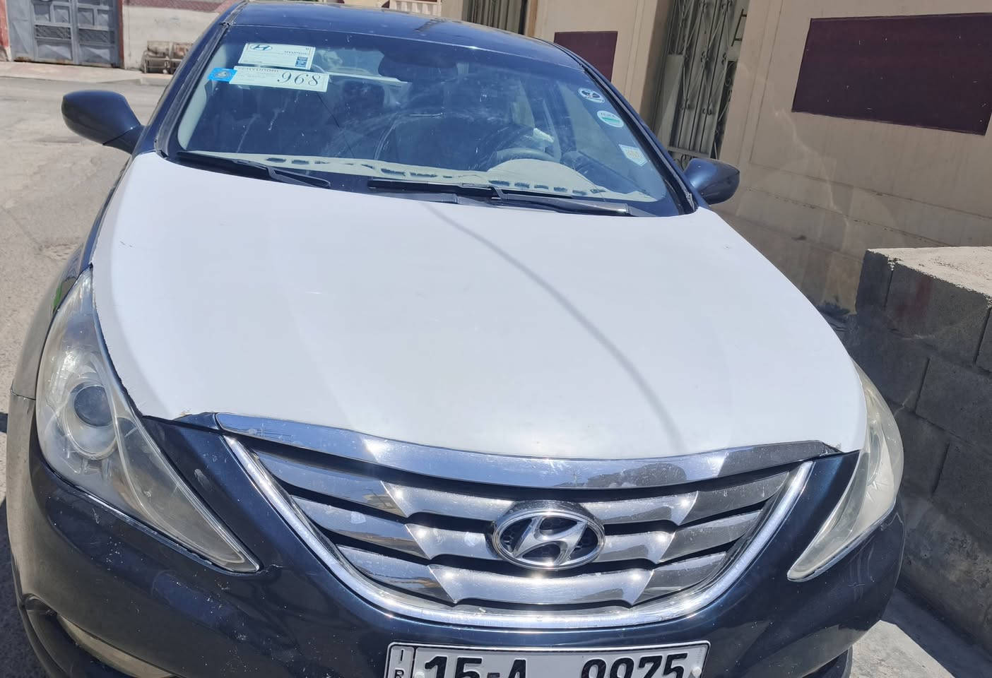 السلام عليكم ورحمة الله وبركاته
سيارة سوناتا ٢٠١٢ وارد امريكي محرك ٢٤٠٠ جي دي اي السيارة جاهزه من كلشي مالت جناي 
السعر المطلوب ٧٩ ورقة وبيه مجال مكان السيارة الخمسه كيلو الشراع 
للتواصل ***********
