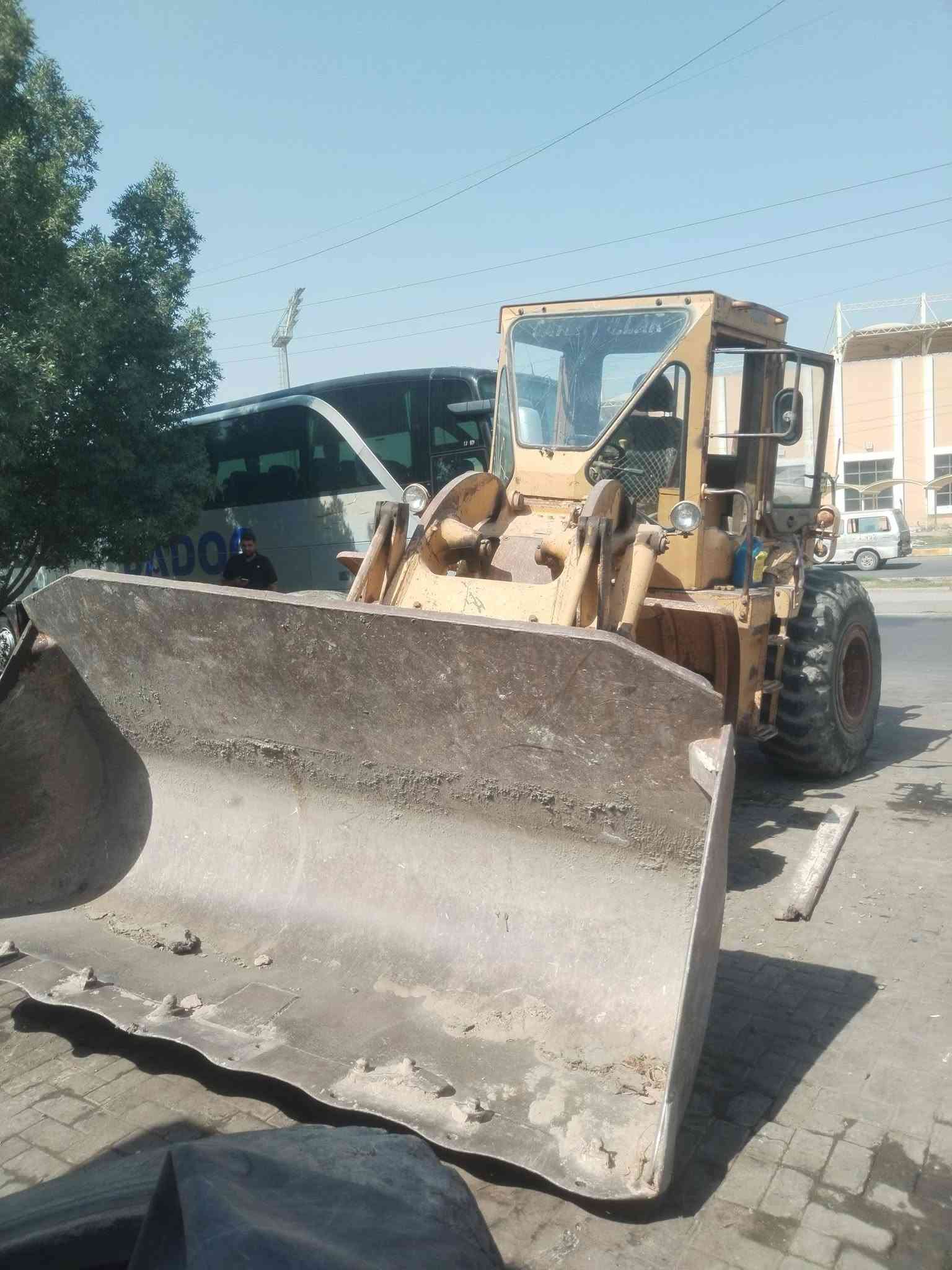 شفل للبيع  خير من الله مكينة كندية رقم بغداد نكليزي حلو مرتب شراي خابر *********** سعر ١٨٠ بي مجال مكان شفل كسرة وعطش

نص مكتوب في الصور:
- حبة
- ٨:٣٠ ص
- تحرير