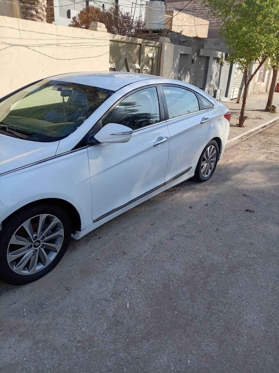 سلام عليكم للبيع سوناتا2013 وراد خليجي سيارة فول مواصفات مثل الشركة العامة
مكينه 2400 دوش رقم أربيل بسم الكردي مو شركة 

مكاني النجف الأشرف كوفة 
للاتصال ‏‪***********
السعر 122ورقة وبيهة مجال للشراي 
متواجد فقط واتساب او اتصال

