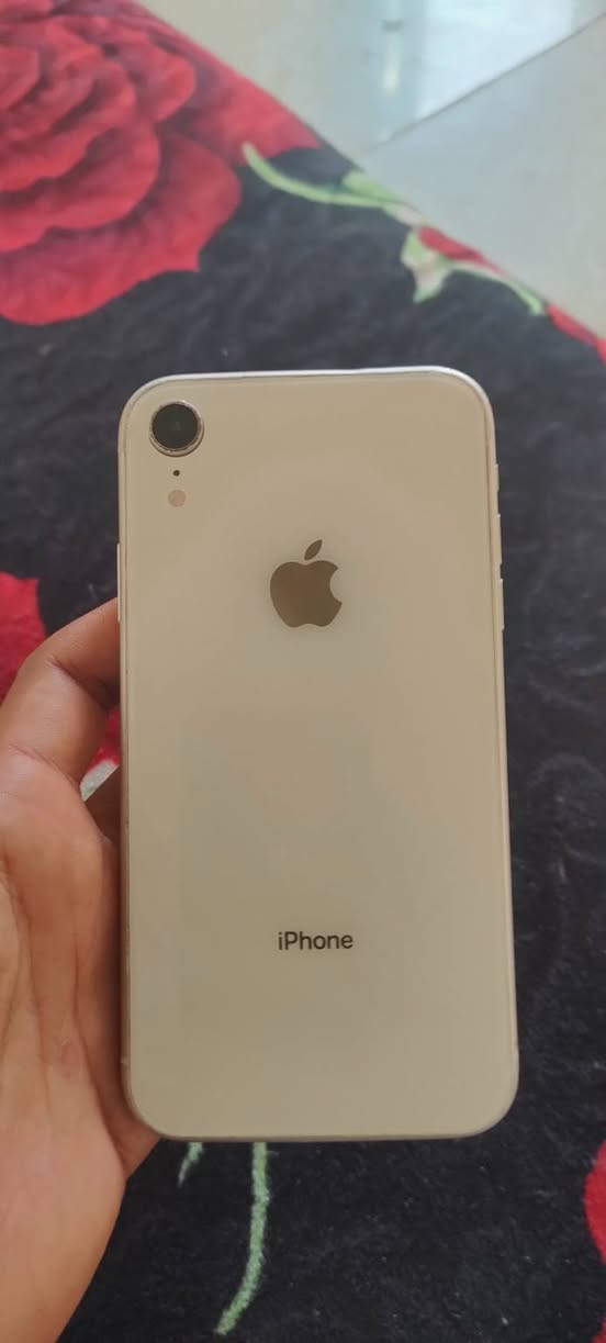 السلام عليكم 👋👋

ايفون XR للبيع 

شاشة اصلية بلادي 3 خيارات
بطارية اصلية بلادي 76 
كاميرا فول 

شرط الفحص مبدل ضهر فقط 

للاستفسار *********** او للخاص علق

نص مكتوب في الصور:
- 2:50 البطارية > حالة البطارية والشحن رسالة مهمة حول البطارية حالة بطاريتك متدنية جداً. يمكن أن يبدل أحد مزودي خدمة Apple المعمدين البطارية لاستعادة الأداء والطاقة القصويين. العثور على خيارات الخدمة... الحد الأقصى للقدرة 76% هذا قياس لقدرة البطارية مقارنة بقدرتها عندما كانت جديدة. قد تتسبب القدرة المنخفضة بتقليل ساعات الاستخدام بين عملية الشحن والأخرى. أقصى قدرة للأداء تدعم بطاريتك حالياً الأداء الطبيعي وقت الذروة. شحن البطارية المحسن للحد من استنزاف عمر البطارية، يتعلم الـ iPhone من عادات الشحن اليومية، بحيث ينتظر بنظر ولا يتجاوز 80% حتى يحين موعد حاجتك إلى استخدامه.