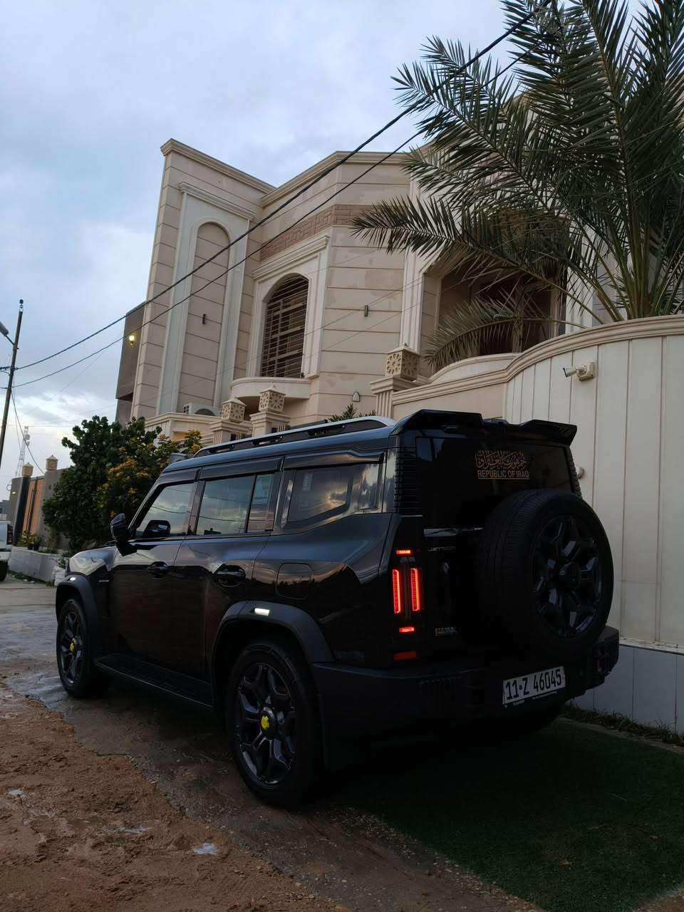 جیتور T2 2.0L LUXURY PLUS

الموديل: 2025.  فول مواصفات 💥 لكجري بلاص اعله فئه
 
المحرك: 4 أسطوانات L2.0 تيربو 254 حصان حقن مباشر
ناقل الحركة: اوتوماتيكي من 8 سرعات 👉💥💥

العداد: 28 الف
استهلاك الوقود: 8.83 لتر لكل 100 كم

الضمان الأساسي: 8 سنوات وعداد كيلومترات مفتوح 

المواصفات
* نظام دفع رباعي متطور من BorgWarner 
* إطارات قياس 20 إنچ
* فتحة سقف بانوراما
* مقصورة الركاب من الجلد اصفر مشمشي
* مقعد السائق والراكب كهربائية
* مقاعد السائق والراكب مزود بذاكرة لحفظ 3 وضعيات الجلوس
* مقعد السائق مساج
*مقعد السائق مبرد ومدفاء
*مقعد الراكب مبرد ومدفاء
*عروض ضوئية وموسيقية استعراضية متعددة
* كاميرات محيطية 540 درجة
* شاشة التحكم بقياس 15.6 إنچ
* شاشة القيادة بقياس 10.25 إنچ
* نظام أبل كاربلاي وأندرويد أوتو
* نظام أوامر وتحكم صوتي
* نظام صوتي متطور 12 سماعة من Sony 
*رادار تفاعلي
* تحذير مغادرة المسار
* نظام القيادة شبه الذاتية
* نقطة عمياء
* نظام التحذير من التصادم الأمامي و الخلفي
* إنارة محيطية
* إنارة ترحيبية
* المرايا الجانبية قابلة للطي كهربائياً ومدفئة
* شاحن هاتف لاسلكي سريع
* خاصية إغلاق الشبابيك وفتحة السقف عن بعد
* مصابيح أمامية أوتوماتيكية زينون مع مصابيح نهارية LED
* التكيف التلقائي مع الضوء القريب والبعيد
* الشباك الامامي مع شعار جيتور مضاء
* مسند الذراع الوسطي مع ثلاجة
* دخول ذكي (بصمة)
* تشغيل عن بعد
* دوسات جانبية
* نظام تقليل الضجيج النشط
* نظام إيقاف وتشغيل المحرك التلقائي
* صندوق شفط
* نظام الفرامل اليدوية الاوتوماتيكي Autohold
*  وضعيات قيادة متعددة للطرق الوعرة
*6 وسائد هوائية

شركة هارلم  السياره بلضمان الشركه  ماشيه السياره 28 الف استخدام شخصي جديد لوك السياره عليه اضافات خارجيه  مزوده  ومغلفه  bbv 👉👉💥
 رقم موبيل *********** مكان سياره سماوه 

رقم السياره بغداد 💗
