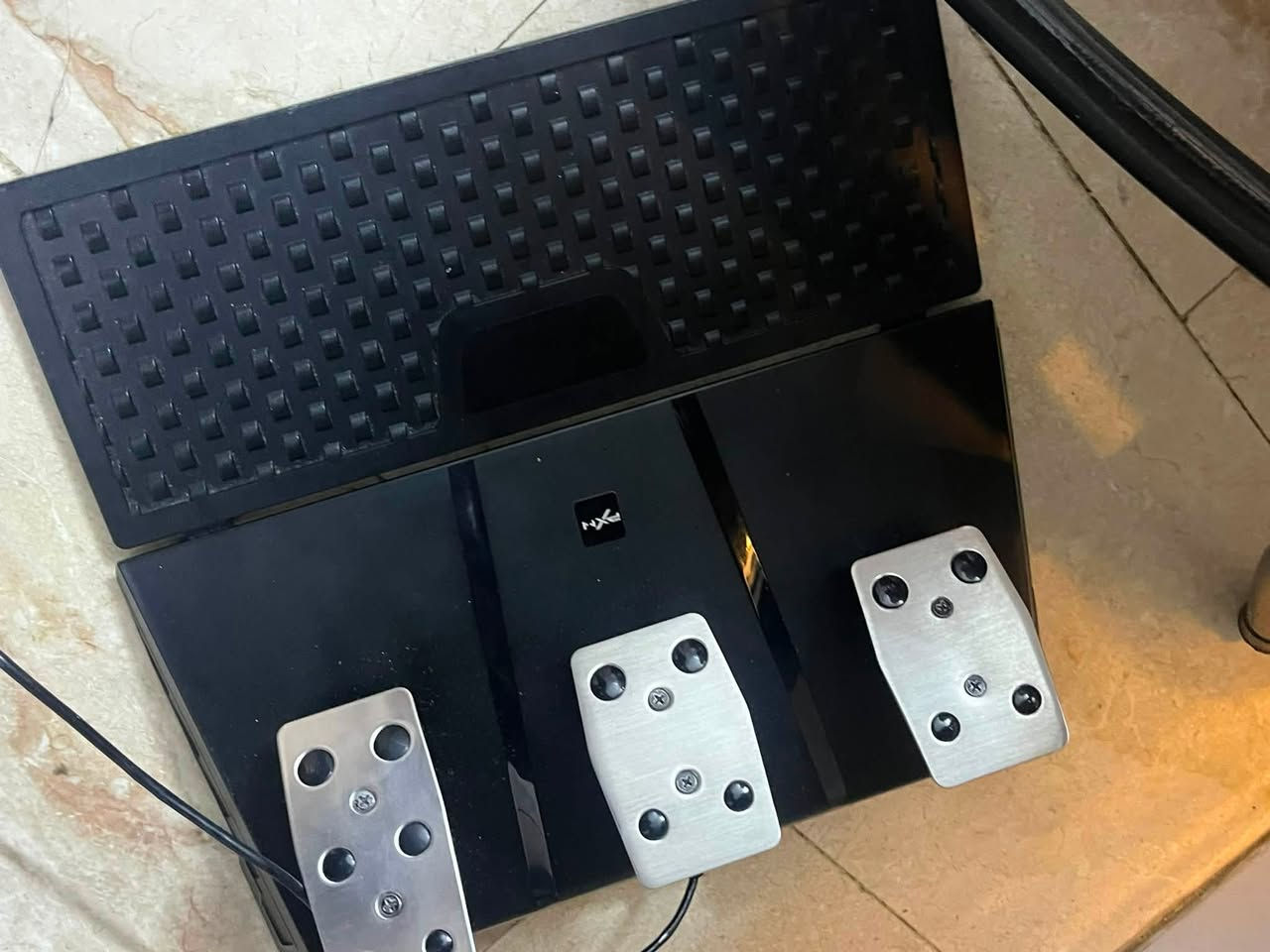 دركسون بي اكس ان V9 جيل الثاني يجي ويا الباكيت ماته سعر 140 قفل رقم *********** مكانه بغداد الكرخ يشتغ على بلي 4 و بي سي و اكس بوكس سيريس اس وكس و بلي 3 و ون اكس وس فره ونص و الگير ست نمر  و R
